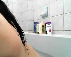 Janessab sexy naked brunette in bath webcam show