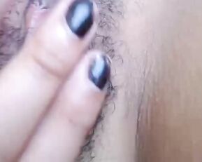 Sexyaliceskay teen finger her hairy pussy webcam show