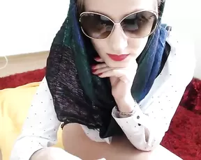 Sophiesticated milf in glasses teasing body webcam show