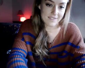Busty_ir_housewife sexy blonde milf in bed masturbate use glass dildo webcam show