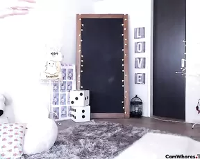 Missdulcem dancing and teasing - 2017-01-25