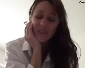 Unknown mature giving an amazing webcam show