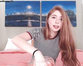 cookinbaconnaked slim teen in bed play with hitachi webcam show