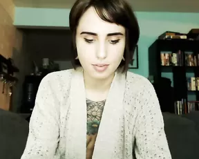 Two people fuck on the bed