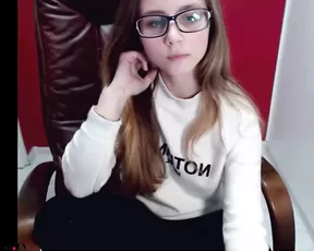 maisunshineee - college shy,prude teen shows her tits