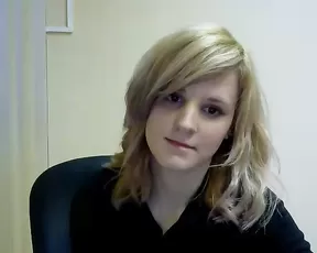 Petite honey needs to ride it