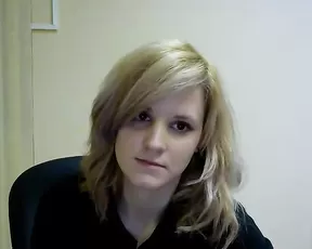 Petite honey needs to ride it