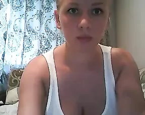 Adorable solo brunette webcam model