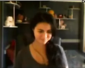 Romanian Camwhore Ariana qendra big boobs on webcam