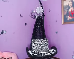 Home alone babe is lonely