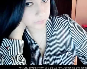 Alt chick likes to watch herself getting fucked