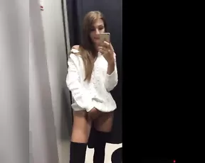 Fressia Masturbates in a dressing room