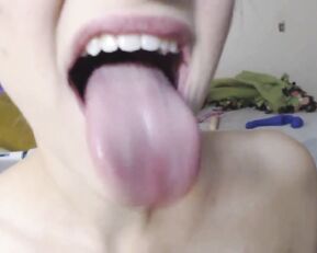 AudriTw0 long tongue