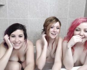 Arabella_fae three naked sexy girls gg in webcam show