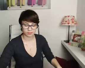 Teen gives a blow job on the bed
