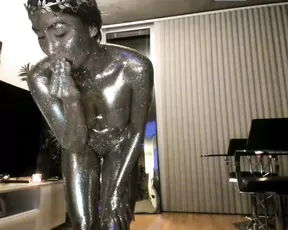 AliSummers Glitter statue