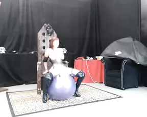 Big toy makes my pussy happy