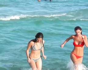 Amateur babe taking his member deep
