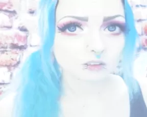 Cyber goth slut Deepthroats dildo