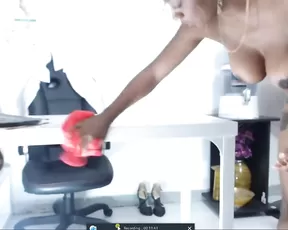 yettzaretth squirting (loves giving her coworker bb)