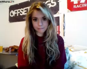 One ridiculously cute webcam hottie