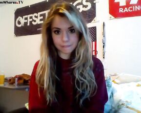 One ridiculously cute webcam hottie