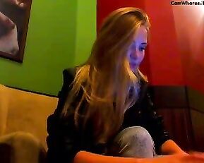 BettieSweet, MissKate_, Katya_MFC, Naked in Noisy Cafe Live-Porno