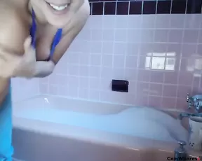 chatmebabe69 - getting ready for a bath