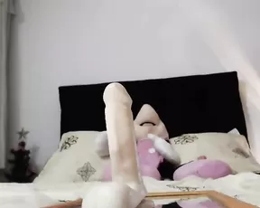 Amateur video of a hot babe sucking