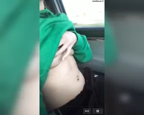 Periscope girl flash tits and masturbate while driving