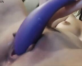 Stoni Ray very wet and creamy and licks it up