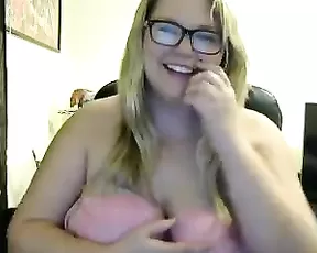 Dark haired slim babe fulled with a shaved cock