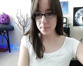Cutie spreads her pussy lips with vibrator