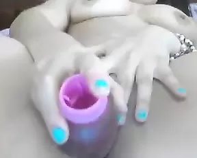 Blonde amateur honey needs a tool