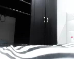 Webcam blowjob show with a juicy babe