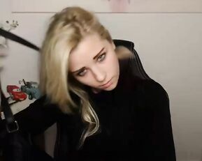 Malissaa18 teen blonde free private show