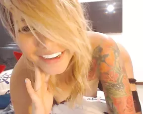 Sofialaren_ slim tattoo blonde in stockings free webcam show