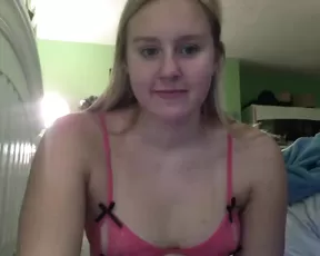 So pretty iranian american brunette girlfriend make an amazing homemade sex