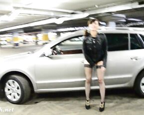 Jeny Smith - Dildo in car park