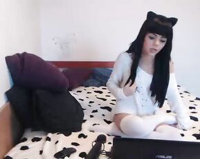 Effy_xo teen brunette in white stockings webcam show