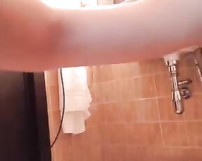 Hotty Girl Friend Bathroom Show on Webcam