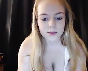 Sunflower_Grl juicy blondy play with pussy webcam show