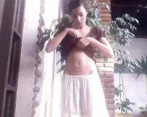 Faeluna beautiful brunette in free webcam show