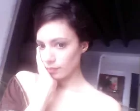 Faeluna beautiful brunette in free webcam show