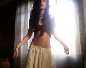 Faeluna beautiful brunette in free webcam show
