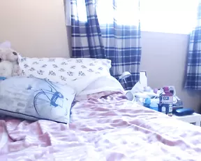Amateur couple loves webcam sex