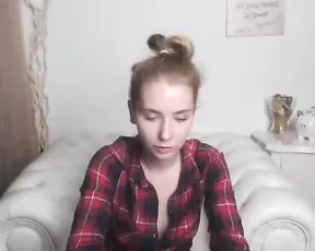 So pretty blonde milf make a hell of a blowjob then both make rare games,!damn!