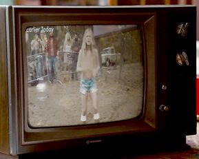 jennifer aniston - topless on tv screen