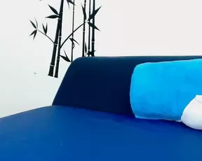 Sexy model shakes her boobs