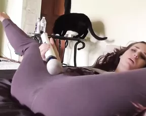 Savannah Rose Masturbates and Cums